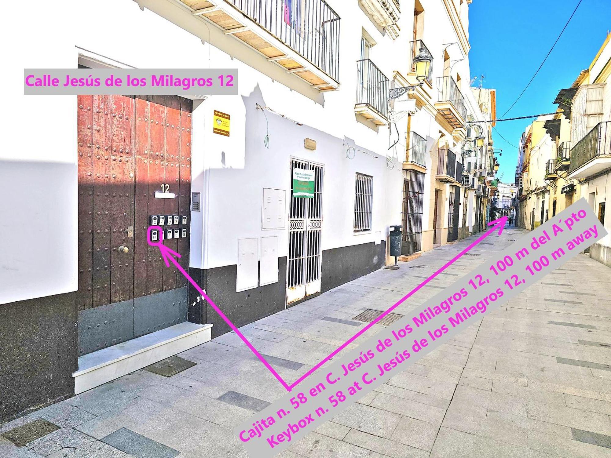 & Style - Bars And Restaurants Around *